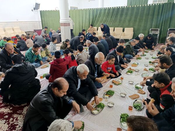 سفره های افطار ساده در کاشمر