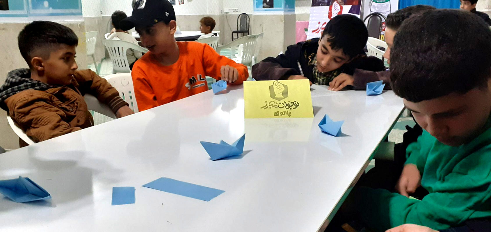 نوجوانان مبارز آشخانه روزی رنگین با طعم یادگیری و هیجان
