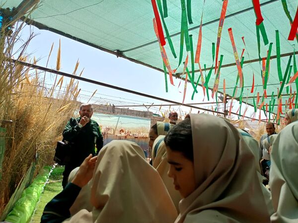 بازدید دانش آموزان دبستان سمیه از کنگره ملی شهید مدرس