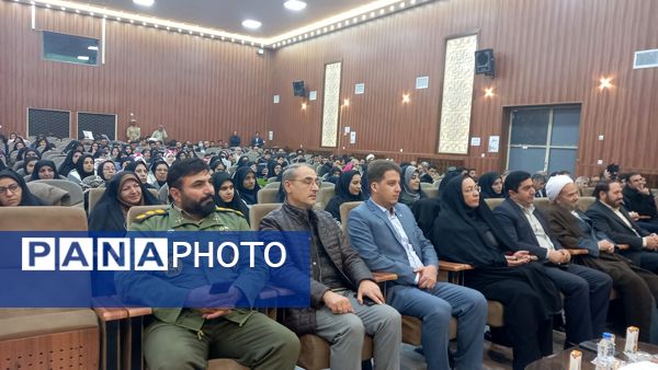 سی و یکمین اجلاس منطقه‌ای نماز دانش‌آموزان مراغه 