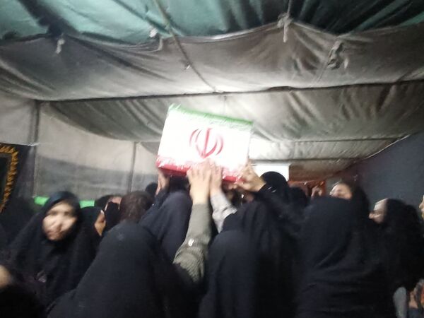 تشییع پیکر شهید گمنام در نمایشگاه یاس کبود 