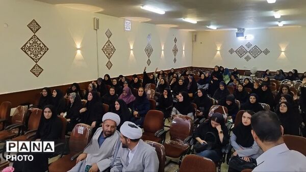دوره توانمند سازی مربیان پیش‌ دبستانی در بروجرد