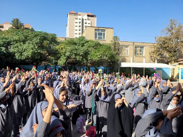 دبستان مصلی نژاد حضرت زینب میزبان مراسم آغاز سال تحصیلی شد