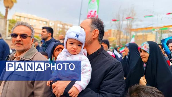 تجلی ولایتمداری در مسیر ۲۲ بهمن