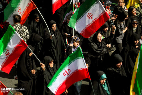 رزمایش دختران «جان‌فدای ایران»