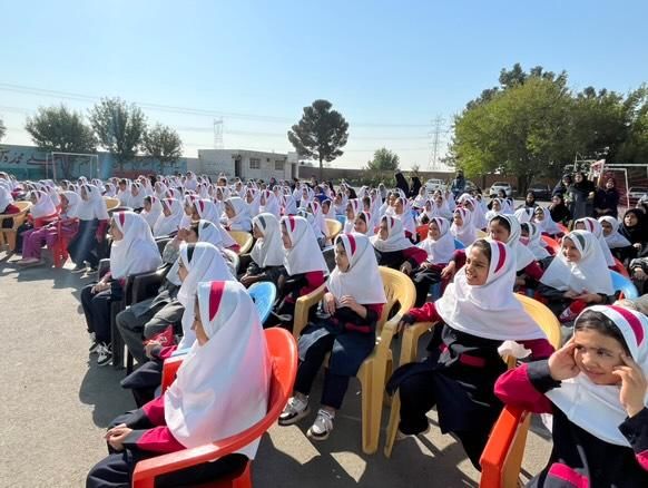 جشن روز جهانی کودک در دبستان فجر اسلام 