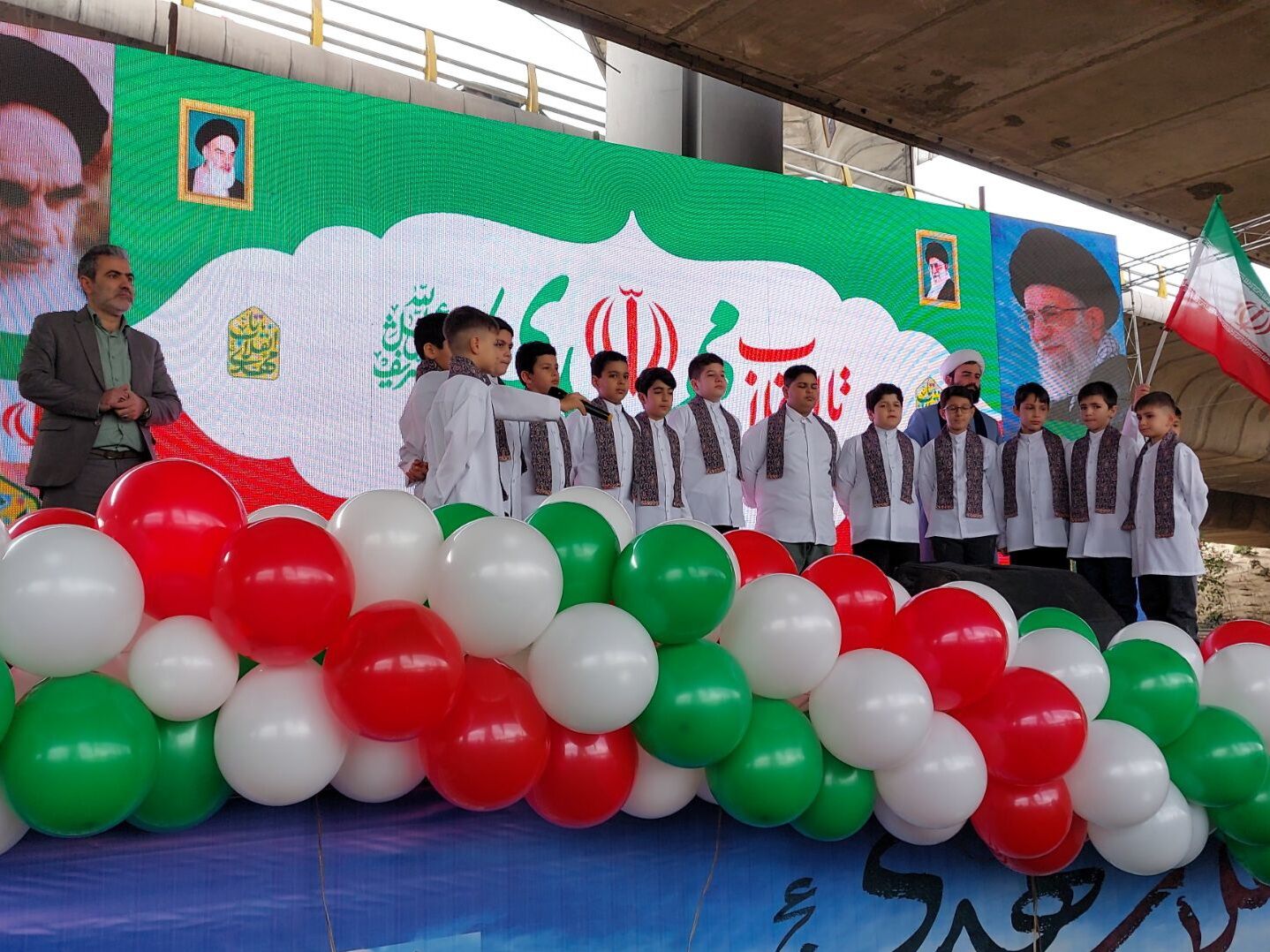 حضور حماسی منطقه ۵ در راهپیمایی ۲۲ بهمن