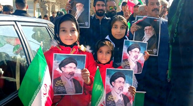 موج بیعت جوانان کامیاران با سیدمجتبی حسینی خامنه‌ای