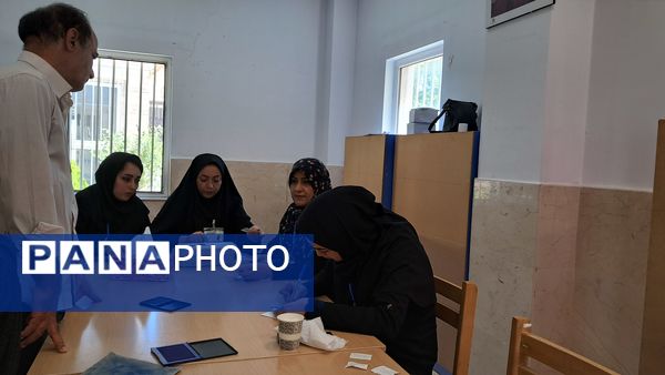 حضور پرشور رای‌اولی‌ها در انتخابات ریاست جمهوری