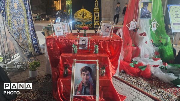  نماز جماعت بزرگ دانش‌آموزان مشهدی 