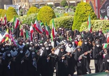 اجمتاع «دختراتو ببین» در اصفهان؛ روایت شکوه همبستگی بانوان به عشق ایران