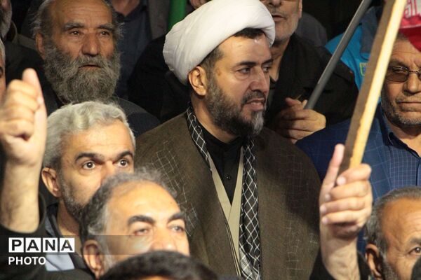 مراسم تشییع پیکر مطهر شهید محمدحسین عزیزی و مادر بزرگوارشان