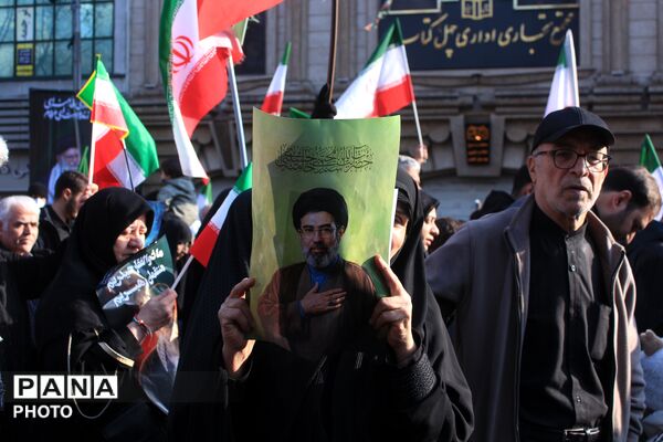 بیعت مردم تهران با سومین رهبر انقلاب