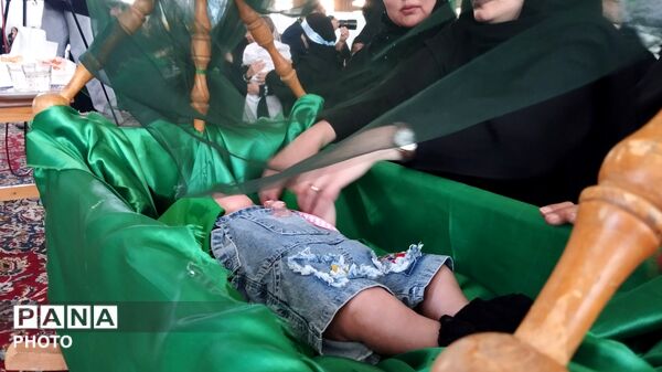 حضور زیبای مادران به همراه فرزندانشان در مراسم شیرخوارگان
