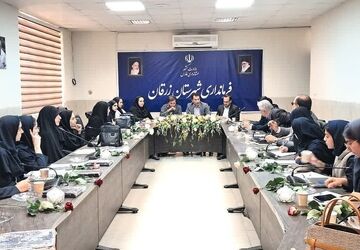 تشکیل کارگروه دختران نوجوان شهرستان زرقان در فرمانداری 