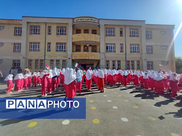 مراسم بازگشایی مدارس و گرامیداشت هفته دفاع مقدس در ثلاث باباجانی 