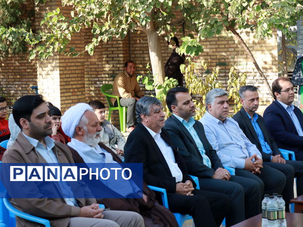 طنین زنگ استکبارستیزی در آموزشگاه سید حسن میرمحمدی میبد 