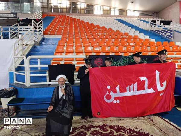 پذیرایی از زائران امام هشتم(ع)