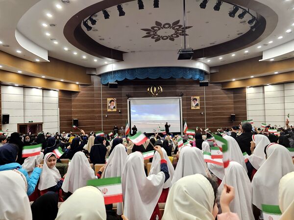 همایش بزرگ همیاران طبیعت و آموزش همگانی حفاظت از محیط زیست در منطقه پردیس 