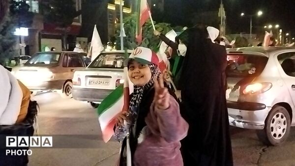 حضور دهه نودی ها در رژه ماشینی بلوار فضل نیشابور 