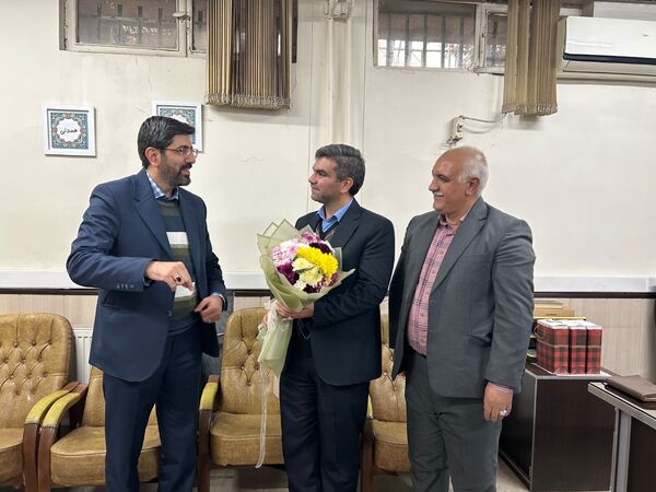  تقدیر از راهبران قطبی سازمان دانش اموزی شهرستانهای تهران