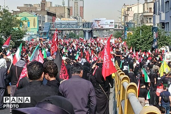 روایت عشق و وفاداری در بدرقه شهدا