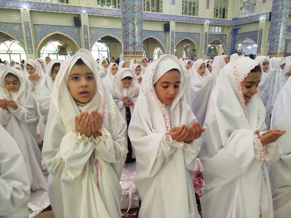بزرگ‌ترین مراسم جشن تکلیف دانش‌آموزان پایه سوم ابتدایی شهرستان مراغه 
