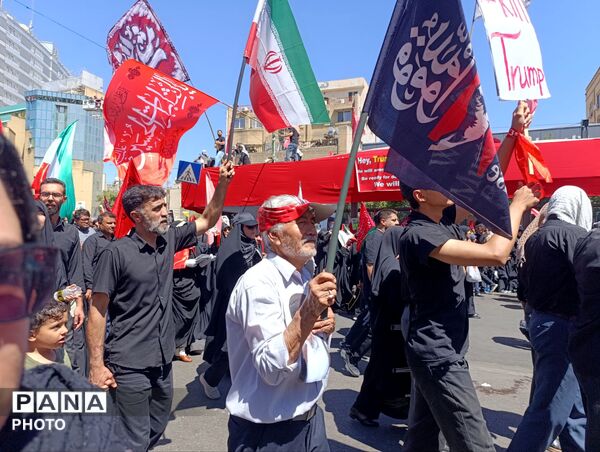 مراسم تشییع رهبر معظم انقلاب و خانواده ایشان در مشهد
