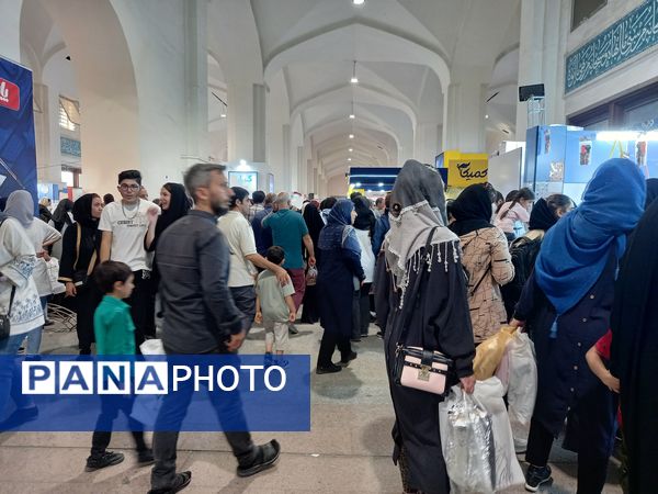 نمایشگاه بوی ماه مهر ویژه بازگشایی مدارس