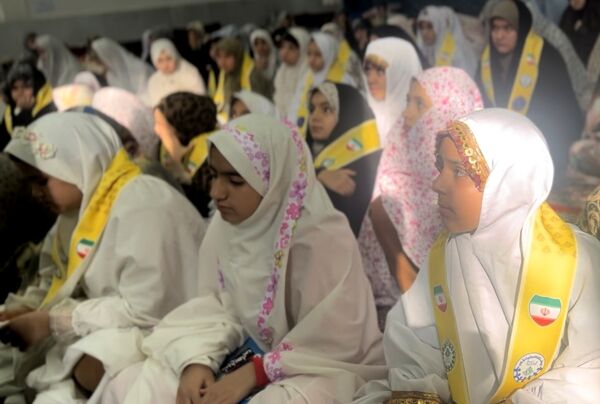 قرار عاشقانه نوجوانان با خدا در سکوت مسجد 
