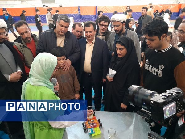 نمایش استعدادها و ایده‌ها