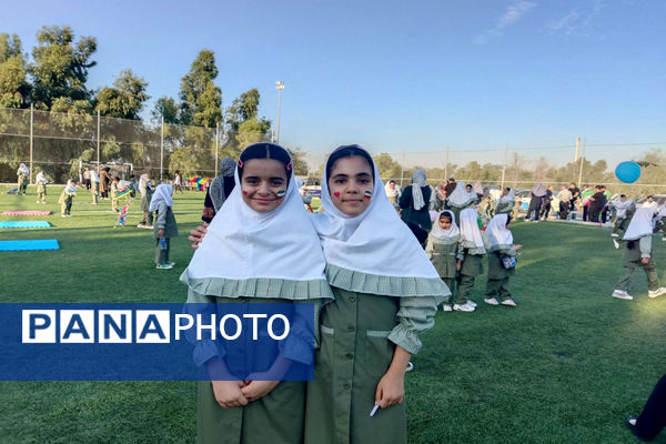 جشنواره بادبادک و بازی‌های بومی محلی در پایگاه دریایی بوشهر 