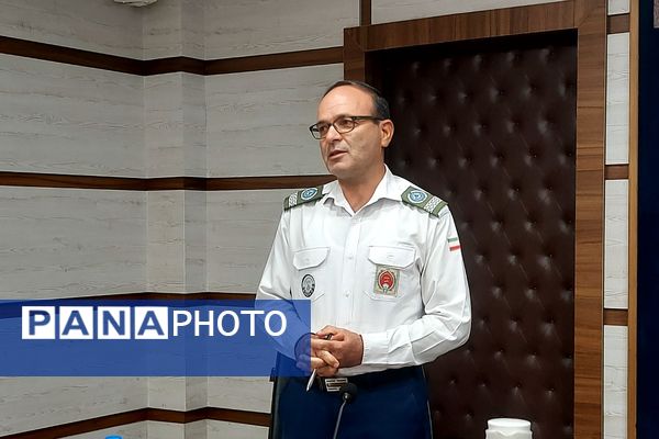 نشست فصلی و توان افزایی مأمورین و مسئولین سازمان دانش‌آموزی شهرستان‌های استان تهران 