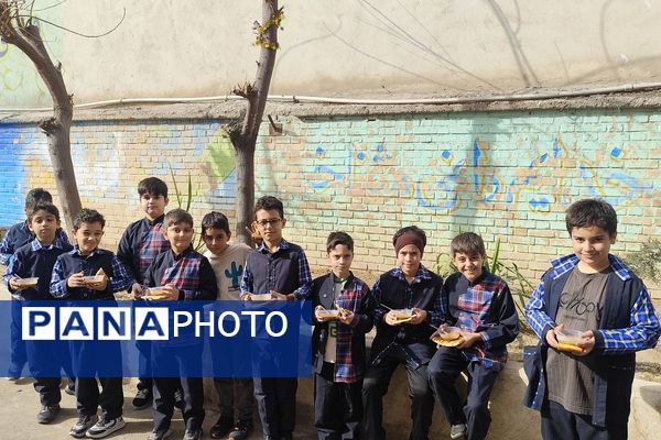 جشن دهه فجر و اعیاد شعبانیه در مدارس ناحیه دو شهرری 