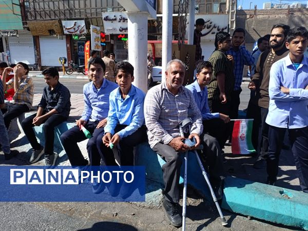 راهپیمایی روز دانش‌آموز در شهرستان بم