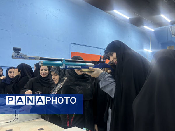 برپایی شادواره خانوادگی به‌مناسبت هفته دفاع مقدس در قم