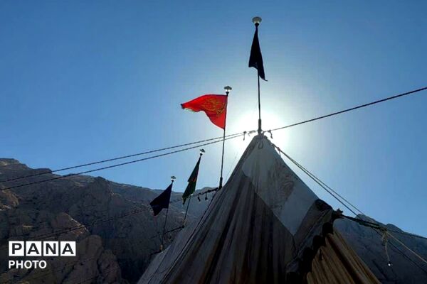 آیین سنتی برپایی خیمه عاشورایی در زرقان