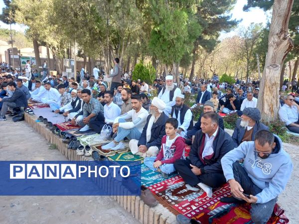 اقامه نماز عید فطر با حضور گسترده مردم اهل سنت تربت جام