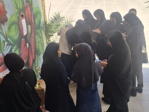 مجمع عمومی انتخابات انجمن اولیا و مربیان دبیرستان بهار آزادی فلاورجان 