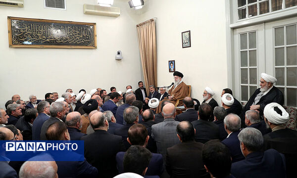 دیدار جمعی از مسئولان ارشد سه قوه با رهبر انقلاب