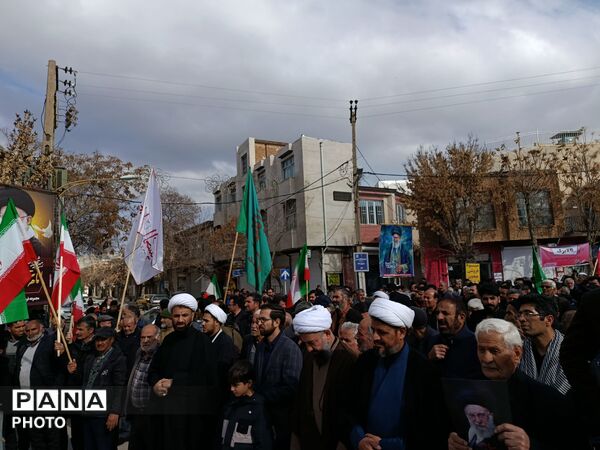 برگزاری مراسم بیعت با خامنه‌ای در بهار