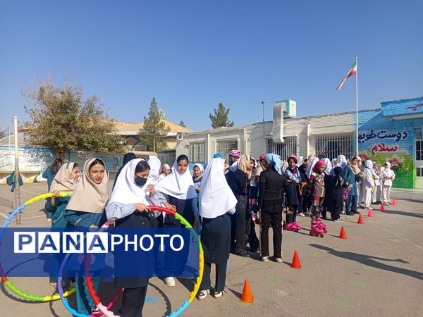 المپیاد درون مدرسه ای در دبستان سمیه