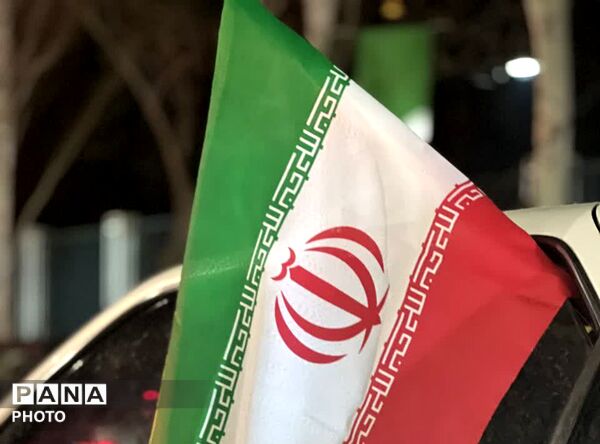 خروش مردم همیشه در صحنه مشهد در راهپیمایی های شبانه