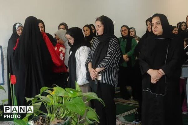 تجلیل از دانش‌آموزان برتر حجاب به مناسبت میلاد حضرت زینب (س) در بهارستان‌دو