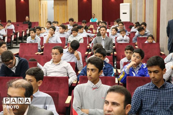 آغاز طرح «هر دانش‌آموز، یک مهارت» و تجلیل از برگزیدگان جشنواره نوجوان خوارزمی در مشهد