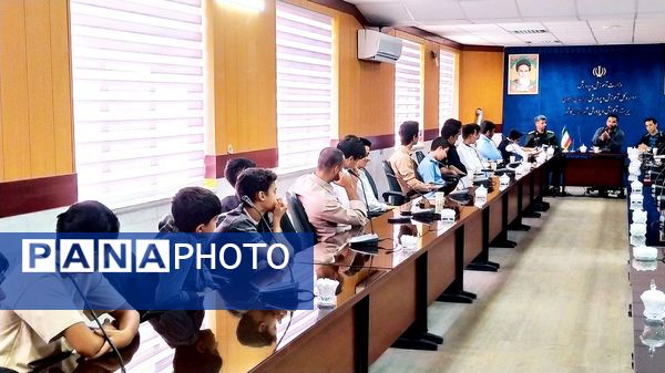 نشست تشکل های دانش‌آموزی با مدیر آموزش و پرورش کاشمر