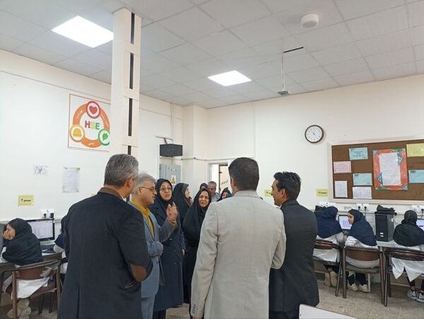 بازدید کارشناسان فحک از هنرستان فلسطین