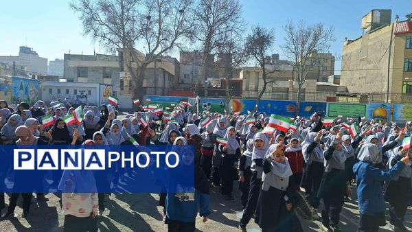 نواخته شدن زنگ انقلاب در دبستان شاهد حاج تقی آقابزرگ ناحیه یک مشهد
