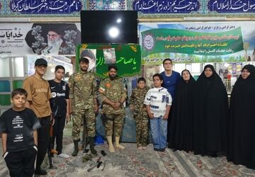 مسجد جایی برای ورق زدن کتاب ایثار