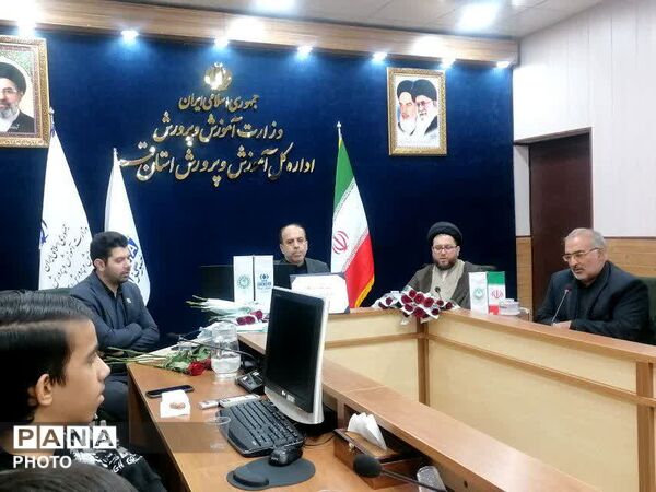 نشست صمیمی خبرنگاران پانا با مدیرکل آموزش و پرورش قم